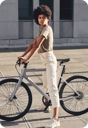 Img Womanelectricbike