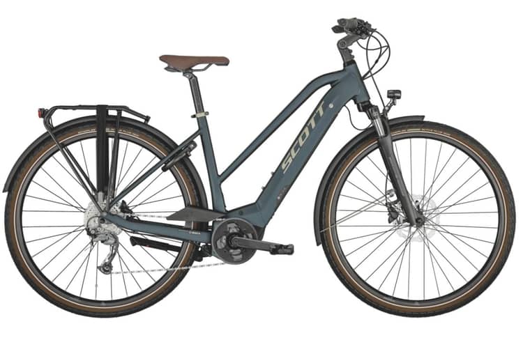 Grünes Scott Sub Active E-Bike mit Mittelmotor, Gepäckträger und komfortablem Sattel.